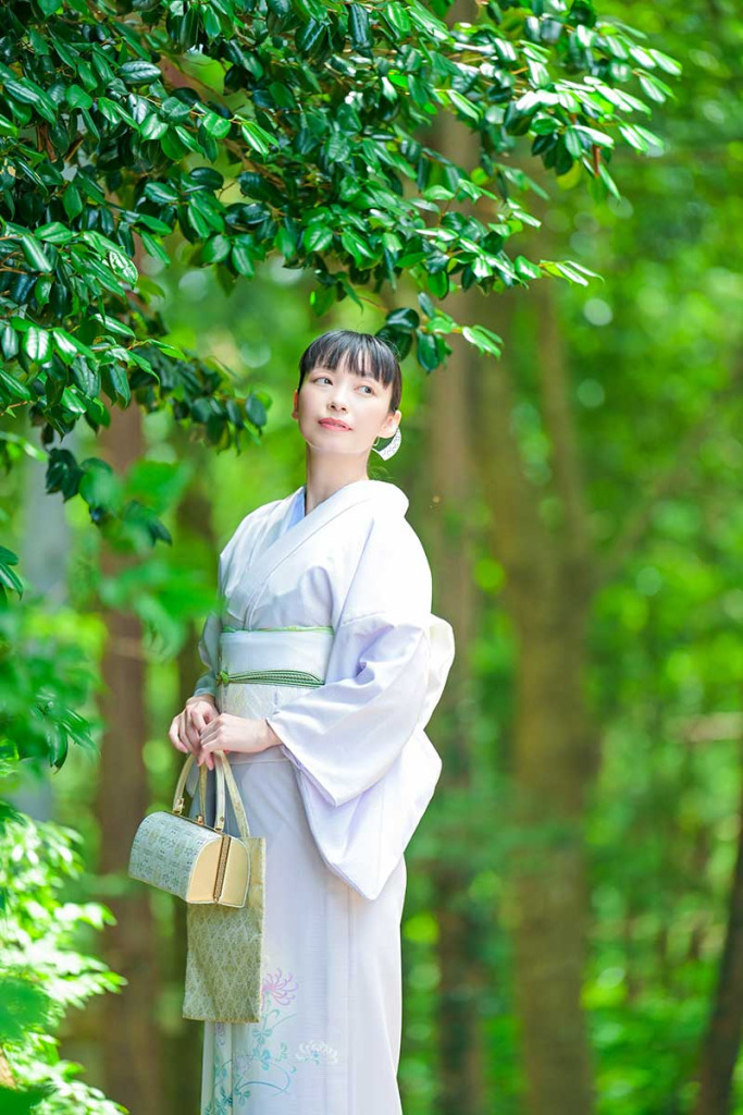 夏の着物はどんな着物を着ればいい？夏着物の種類と薄物のマナーを