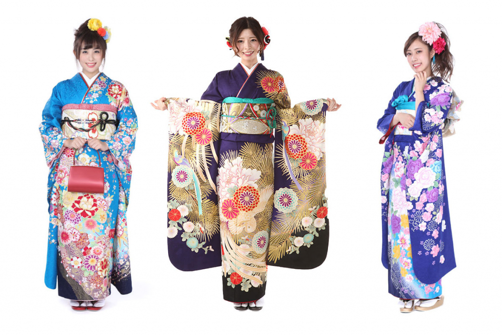 青い振袖を着た女性