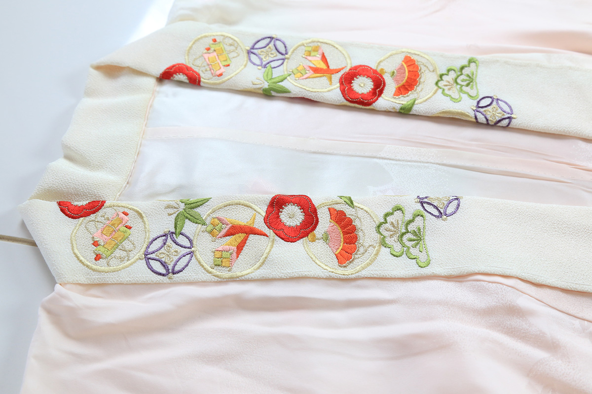 半衿（はんえり）とは？わかりやすく説明 | きものレンタリエのきもの