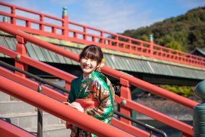 晴れ着を着た女性