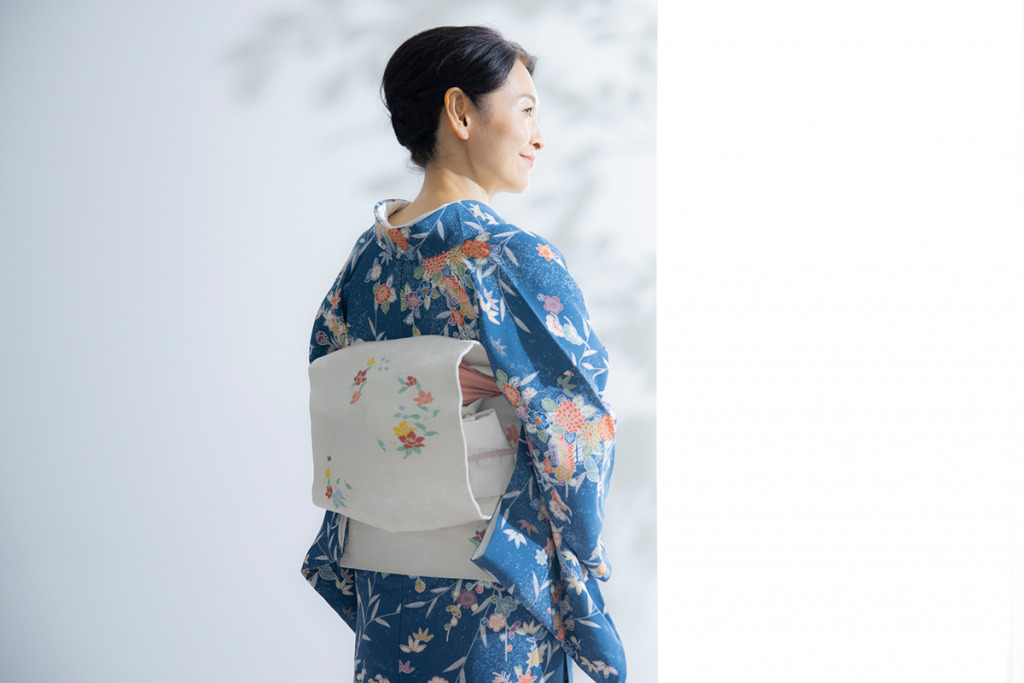 着物を着た女性