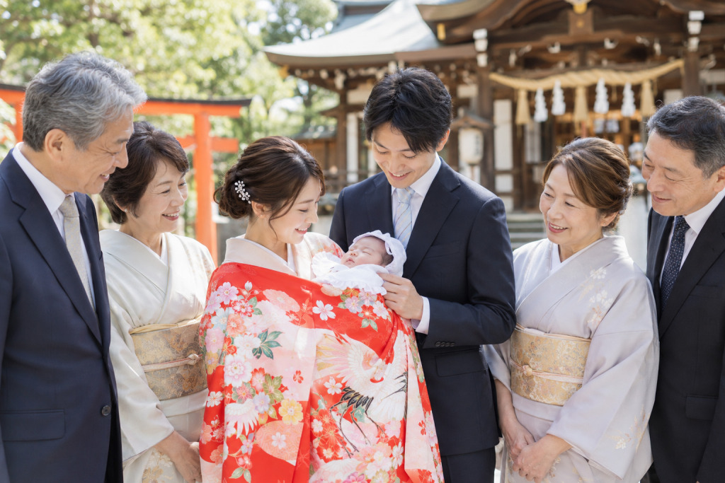 お宮参りはどちらの親と行きますか？