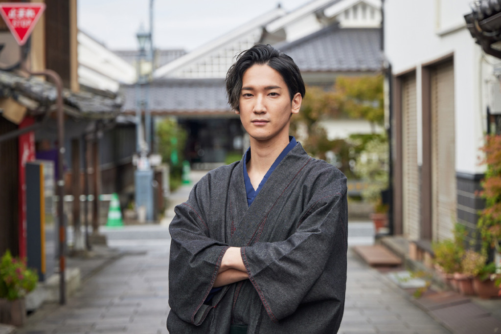 着物を着た男性