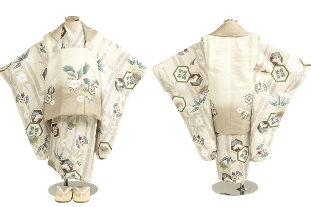 七五三(三歳)|吉祥文様柄のベージュ色着物×鷹柄クリーム被布|W-B-3-135