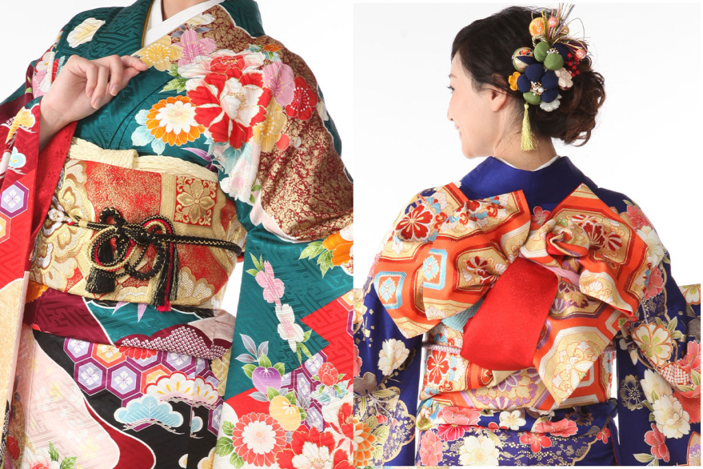 緑の振袖を着た女性と紺色の振り袖を着た女性