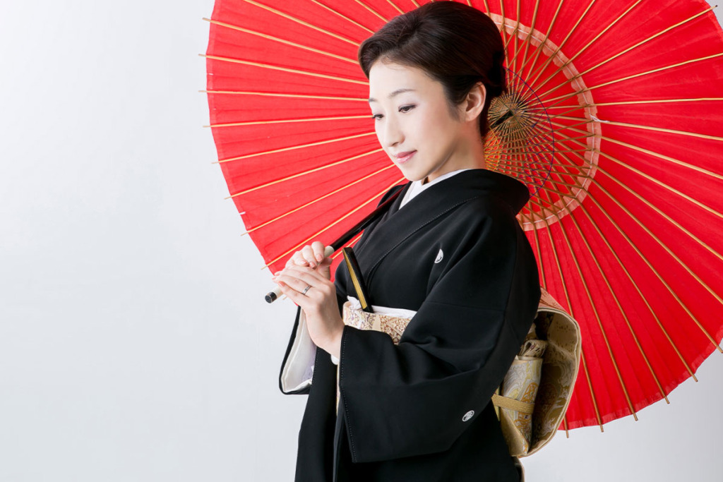 黒留袖の髪型は上品な髪型が基本