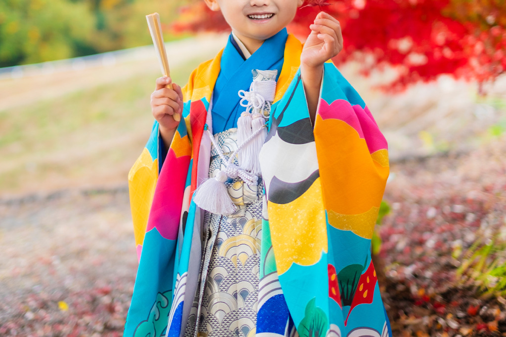 羽織袴を着た男の子