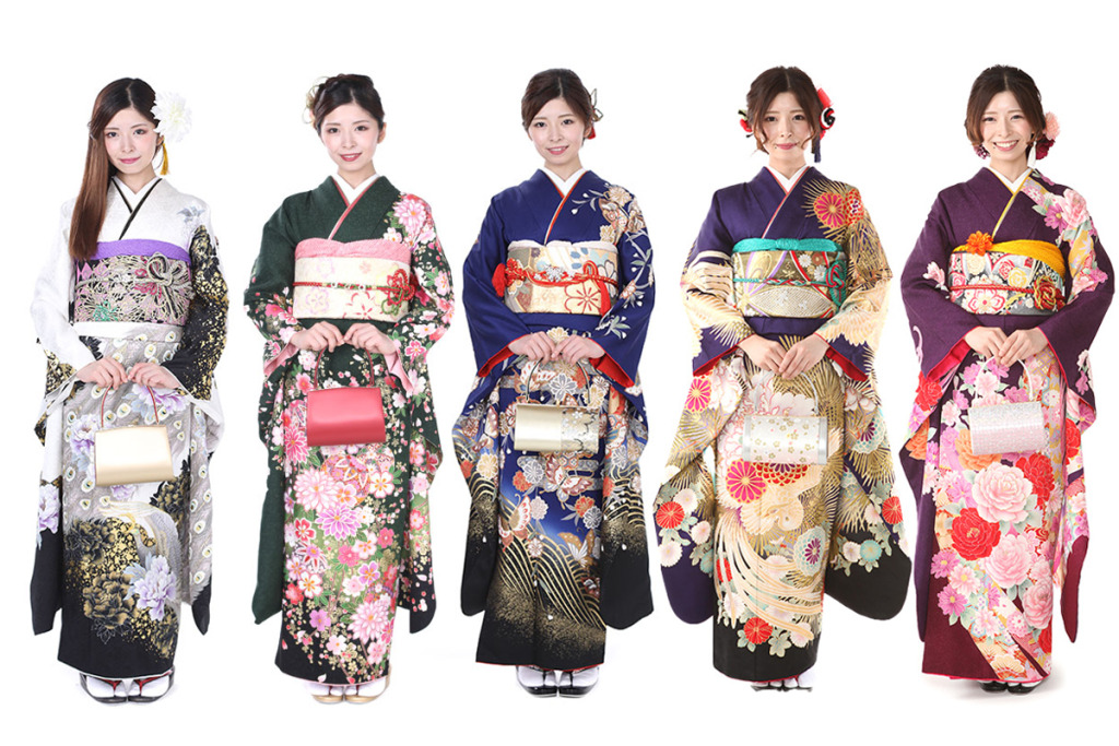 パーソナルカラー別の振袖の色を着た女性