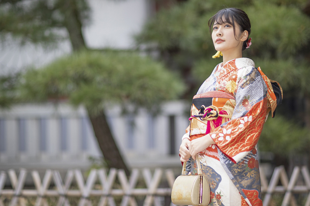 振袖を着た女性