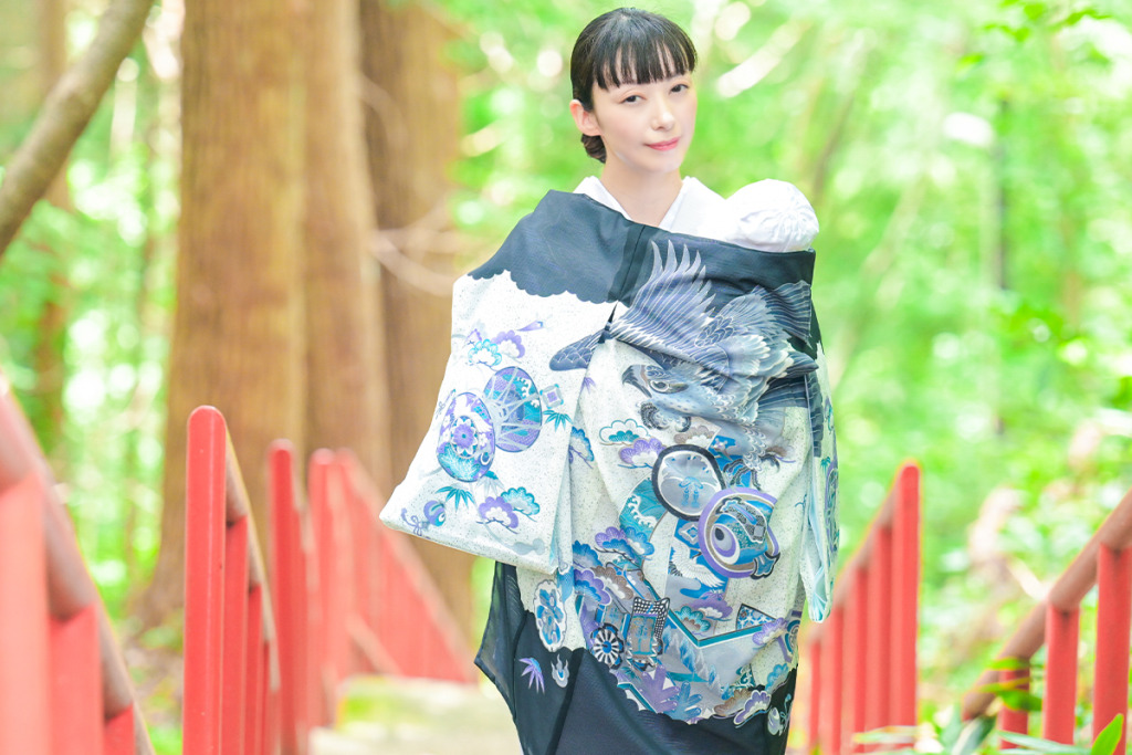 【夏用・7・8月向け】お宮参り産着|黒地に鷹と屏風|U0093 男の子