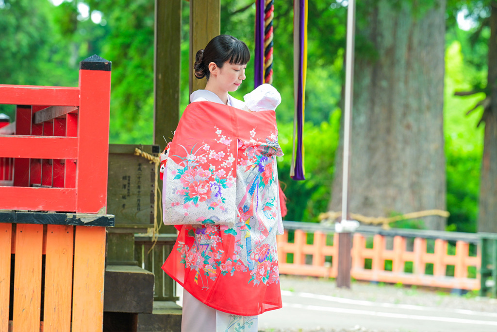 【夏用・7・8月向け】お宮参り産着|赤に花車に鞠 ポリエステル|U0312 女の子