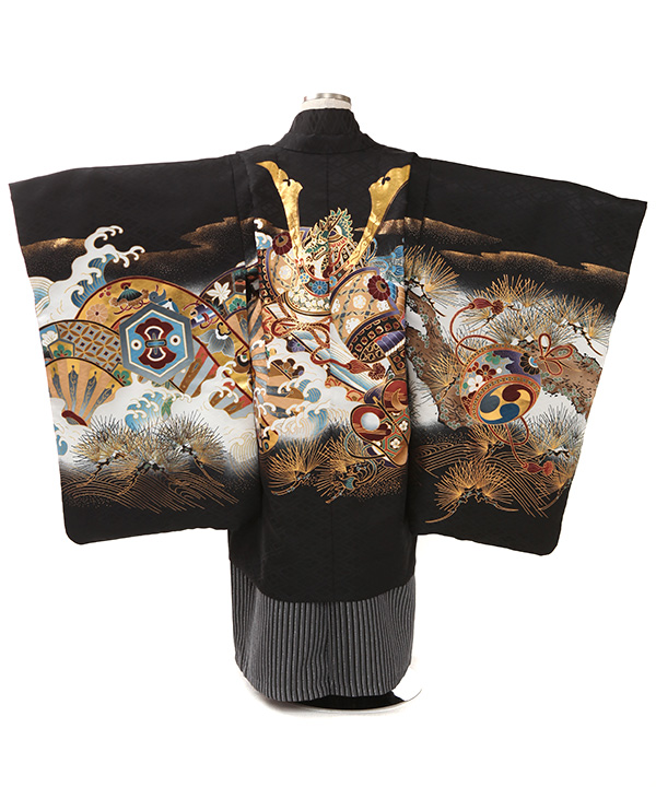 七五三(五歳男の子)着物レンタル｜兜に波柄羽織 黒着物×黒とグレー縞袴